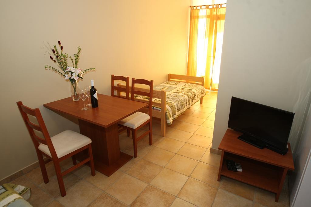 Sea View Apartments Nina Vrsi Kamer foto